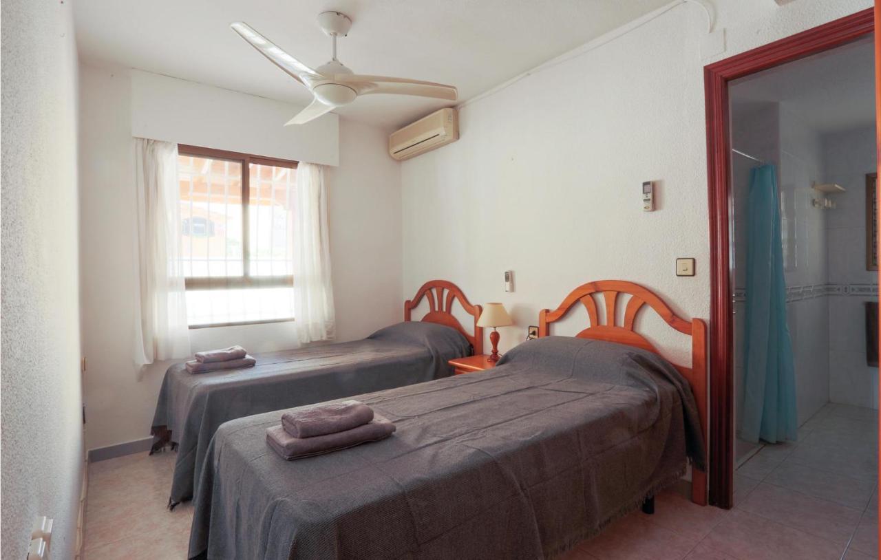 Cozy Home In Los Alcazares With Kitchen 洛斯纳雷霍斯 外观 照片